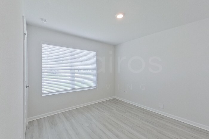 Building Photo - 127 Swallowtail Ln