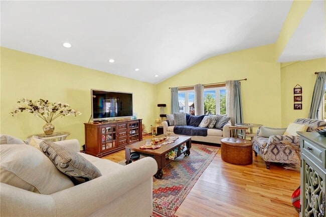 Building Photo - 24 Purdue Ct