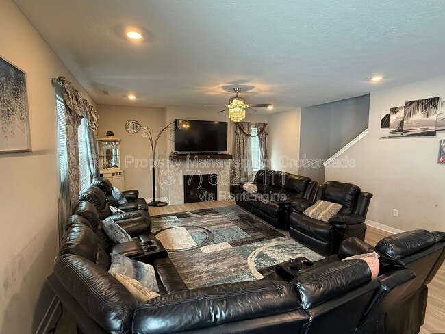 Building Photo - 8754 Laurelton Pl