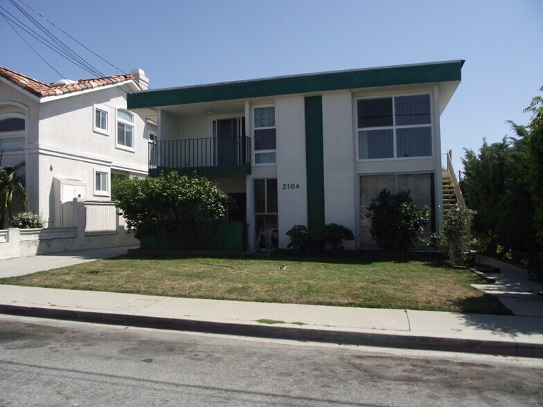 Primary Photo - 2104 Huntington Ln