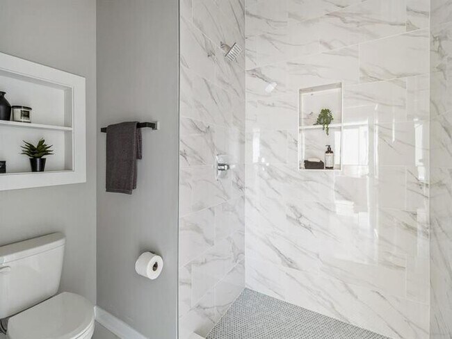 Building Photo - 15588 Rocklyn Place