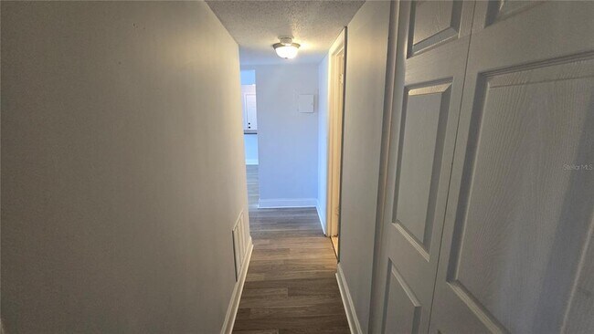 Building Photo - 492 Banyon Tree Cir