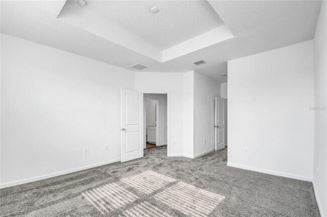Building Photo - 401 Bogey Dr