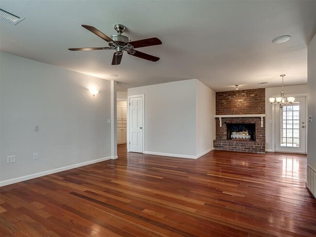 Building Photo - 8 South Ave