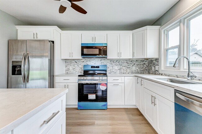 Building Photo - 1727 Cloister Dr