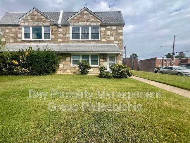 Building Photo - 1635 Griffith St
