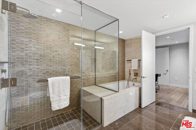 Building Photo - 1755 Ocean Ave