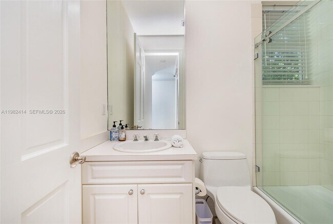 Building Photo - 760 Glenridge Rd