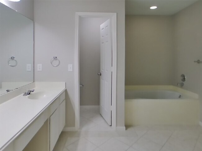 Building Photo - 5814 Kelly Mill Ln