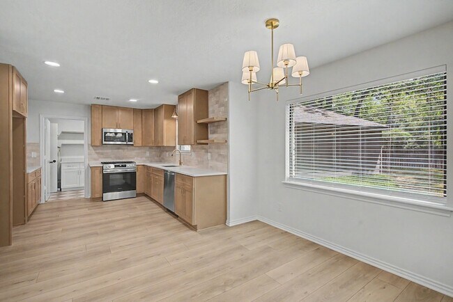 Building Photo - 34 Brushwood Ct