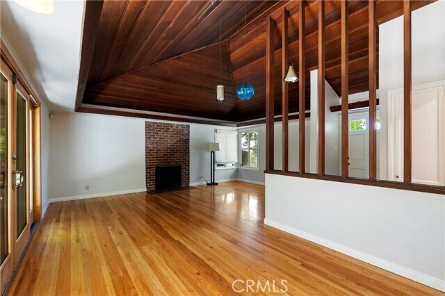 Building Photo - 229 Glenullen Dr