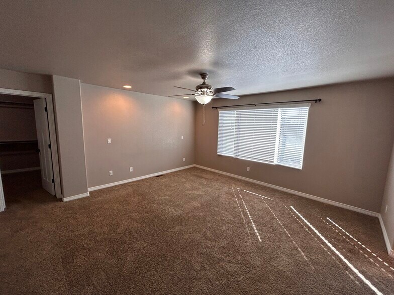 Building Photo - 7118 Dutch Loop