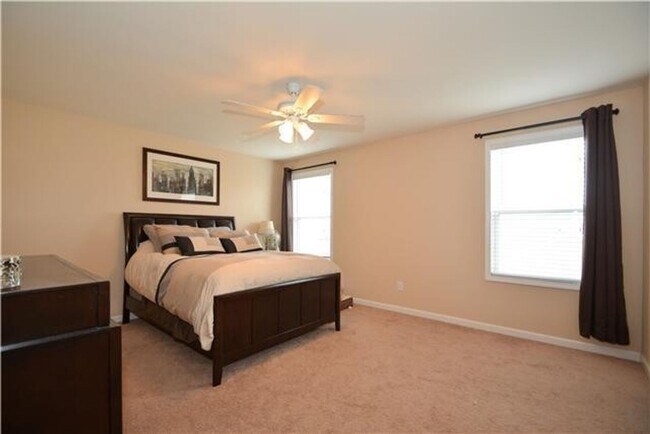 Building Photo - 3 bedroom, 2.5 bath in Hermitage - COMING SOON