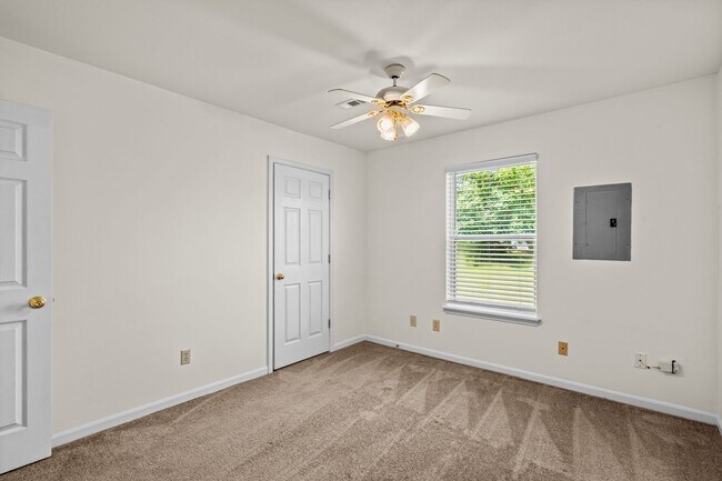 Building Photo - 3523-3525 Prescott Dr.