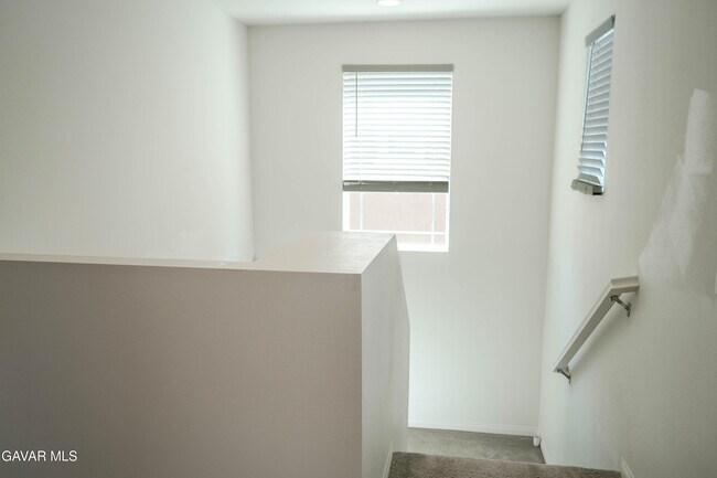 Building Photo - 2732 Hemlock Rd