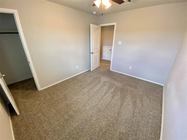Building Photo - 13832 Rock Island Trl