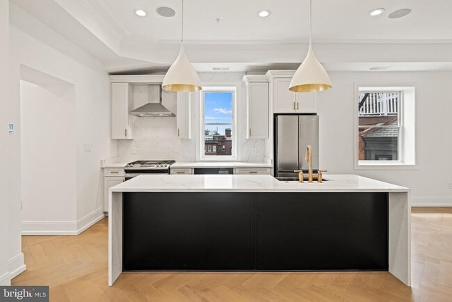 Building Photo - 1709 21st St NW