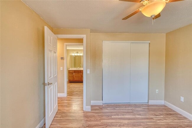Building Photo - 296 Hartt Hill Dr