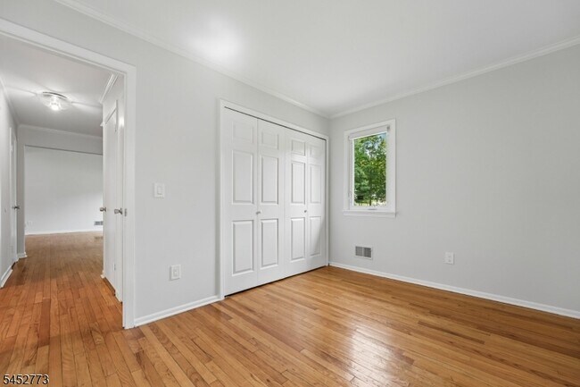 Building Photo - 4 Arbor Ct
