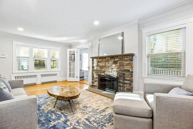 Building Photo - 37 Commonwealth Park