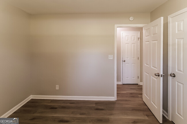 Building Photo - 6084 Monica Dr