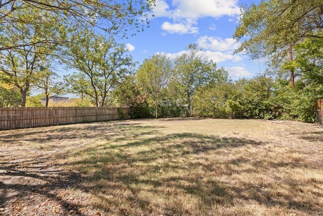 Building Photo - 5306 Basswood Ln