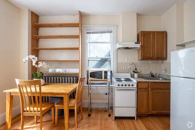 Furnished Studio - 61 Fayette Street