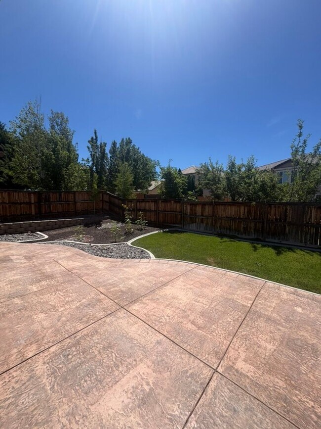 Building Photo - 4 bedroom 3 bath stunner in Sparks