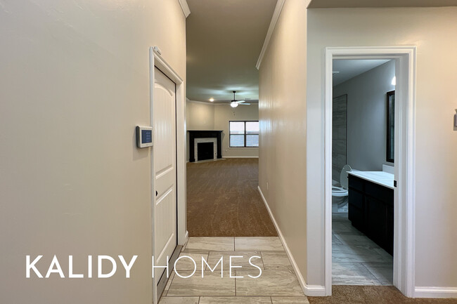 Building Photo - 4812 Crystal Hill Dr