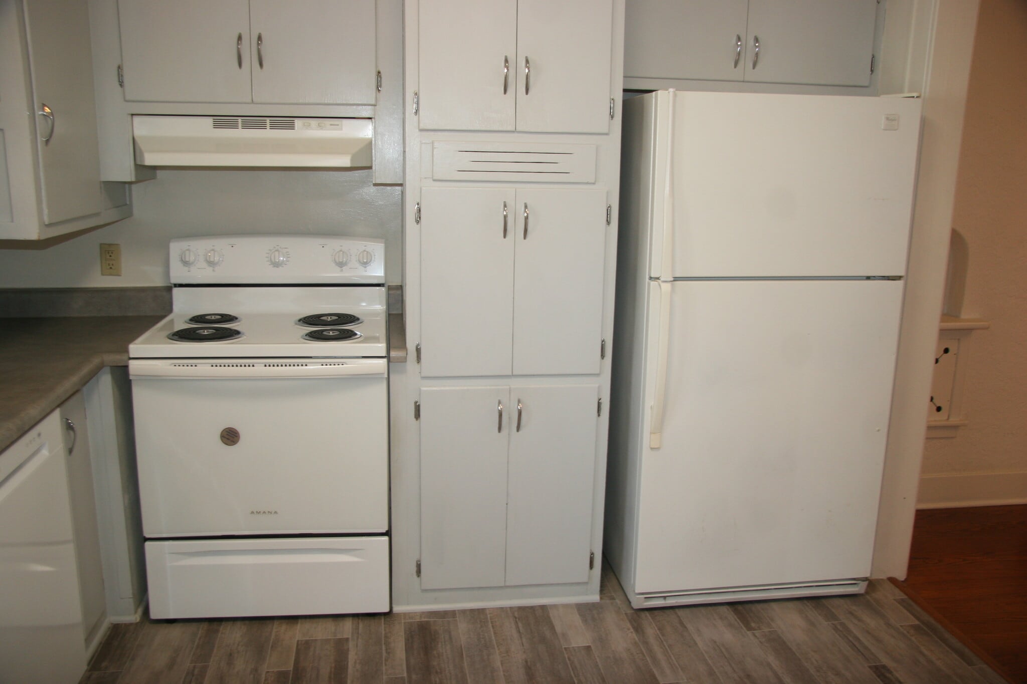 Building Photo - 215 Lincoln St