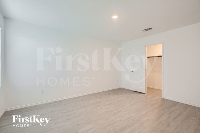 Building Photo - 3921 Far Horizon