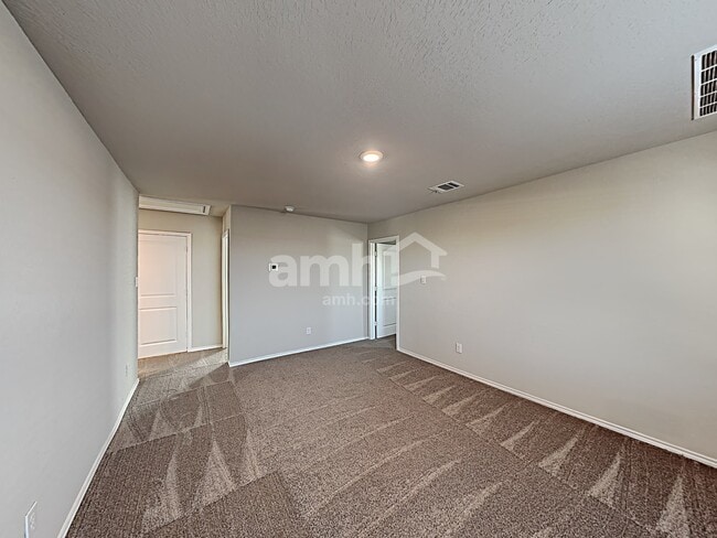 Building Photo - 10410 Varmus Dr