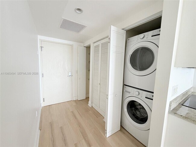 Building Photo - 185 SW 7th St