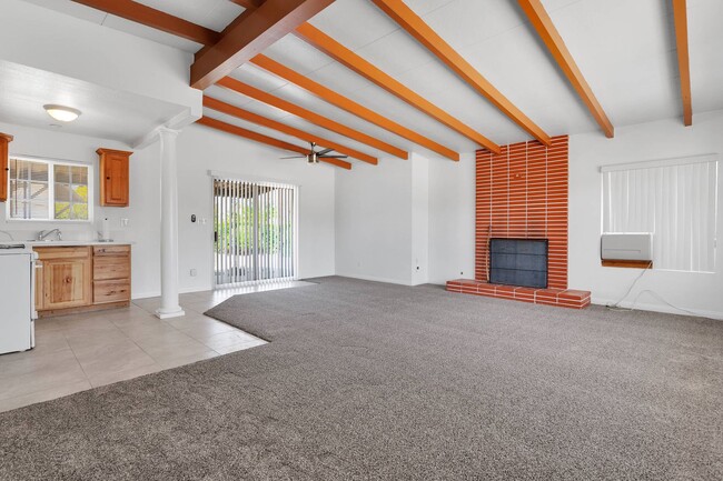Building Photo - ADORABLE 1 BEDROOM 1 BATH IN HESPERIA