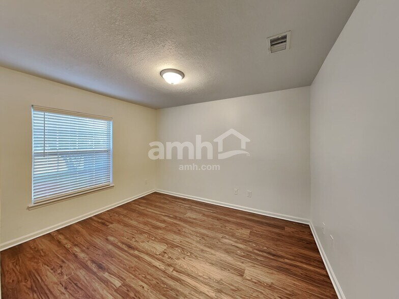 Building Photo - 4539 Antler Hill Dr E