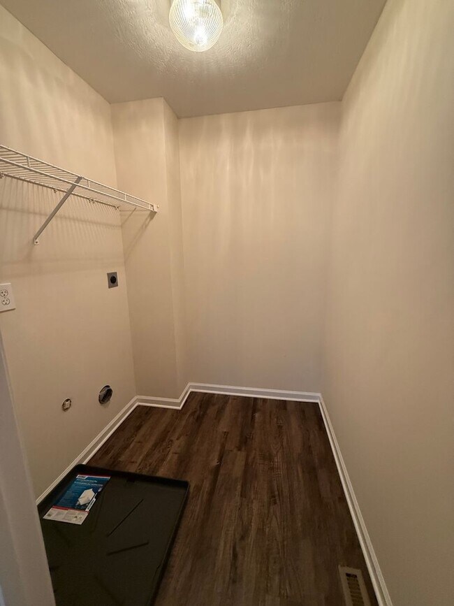 Building Photo - Charming 3 Bedroom 2.5 Bath townhome in Powell