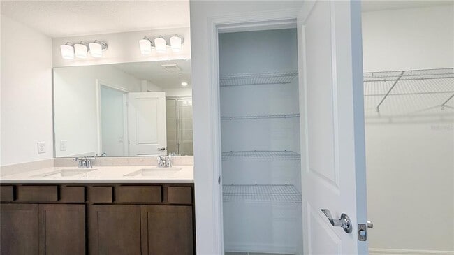 Building Photo - 4557 ORCHARD VIEW Aly
