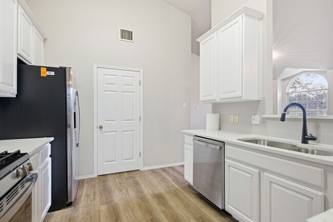 Building Photo - 16516 Fowler Mill Cove