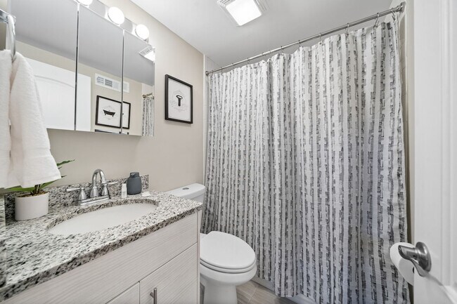 Building Photo - 804 Willow St