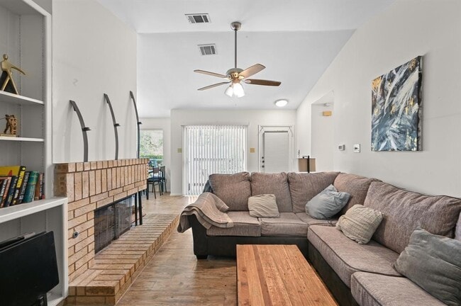 Building Photo - 11728 Norwegian Wood Dr