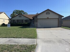 Building Photo - 2209 Fieldstone Dr