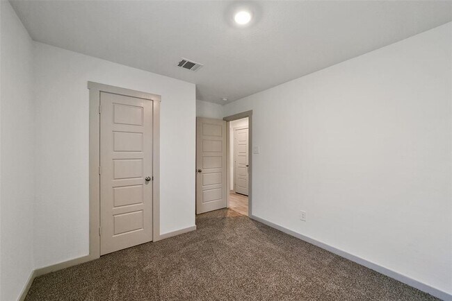 Building Photo - 7834 Golden Rubia Ln