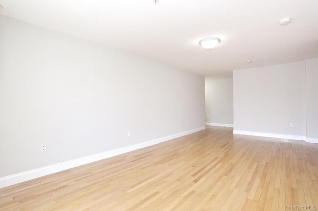 Building Photo - 21 E Central Ave