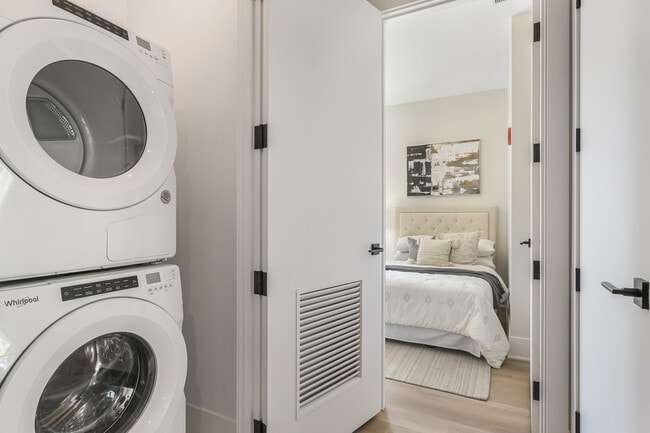 Building Photo - 5753 N Broadway