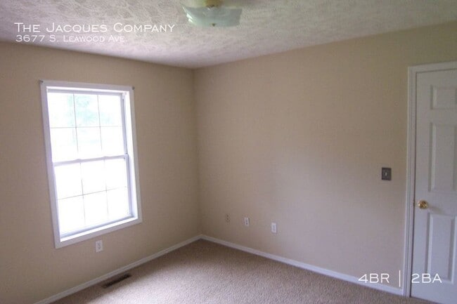 Building Photo - 3677 Leawood Ave