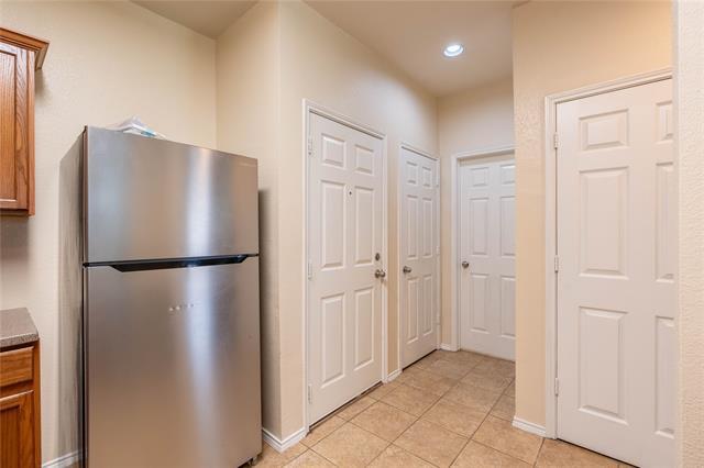 Building Photo - 2228 Stonepark Pl