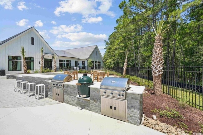 Building Photo - 331 Pickwick Dr