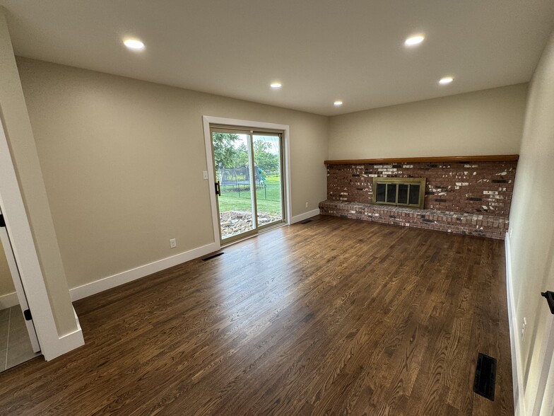 Building Photo - 10030 Shadybrook Ln