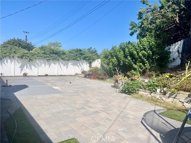 Building Photo - 6925 Maycroft Dr