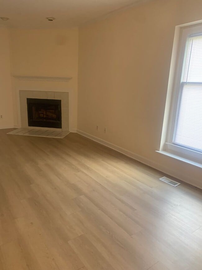 Building Photo - 6133 Highcastle Ct